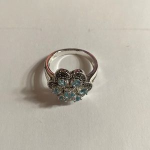Costume jewelry silver plated aqua stoned ring size 7